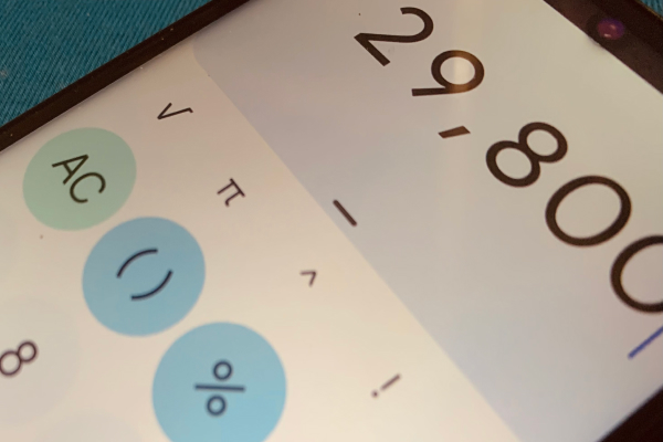 スマホと数字の画像